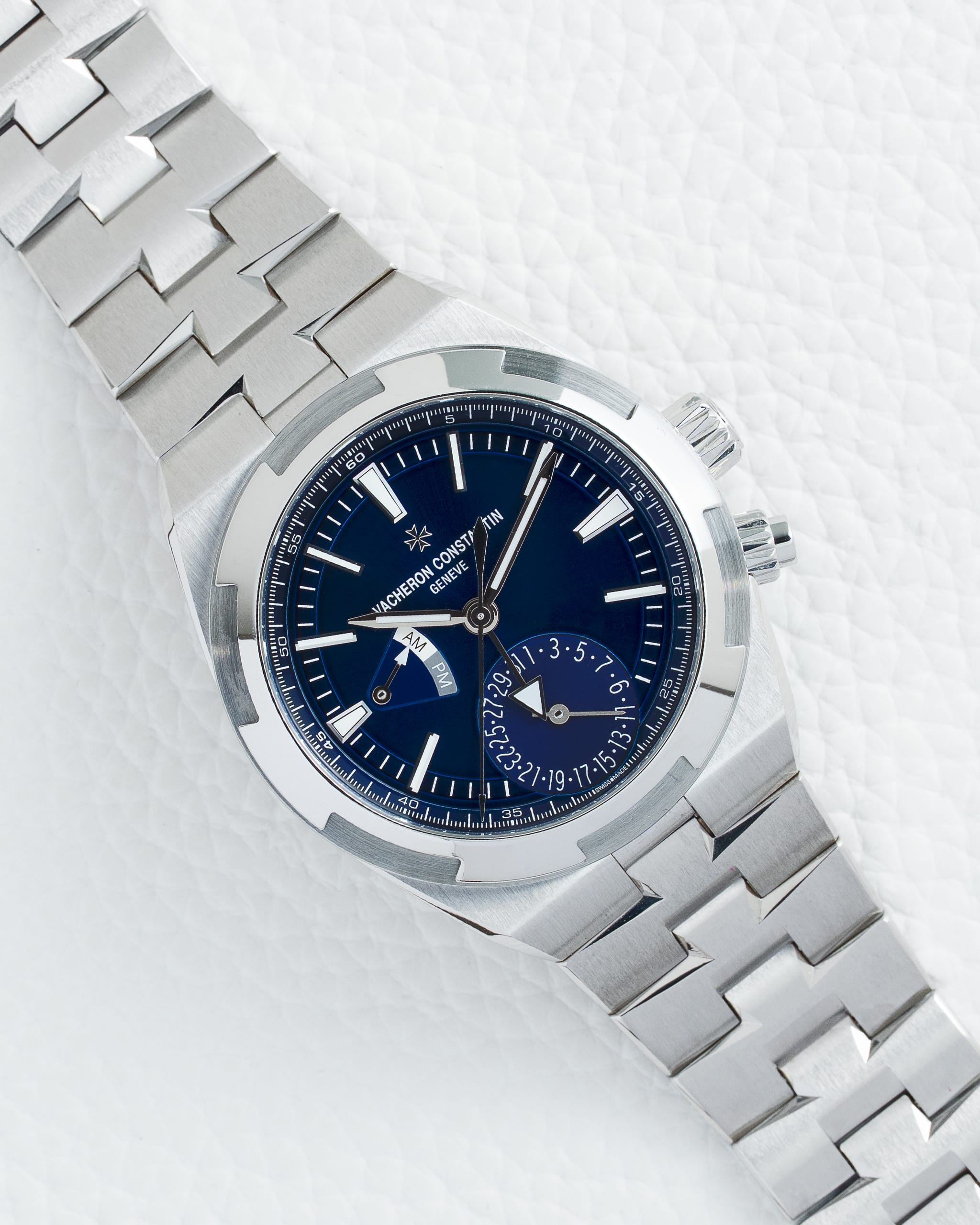 454 Vacheron Constantin Overseas 7900V/110A - Image 1